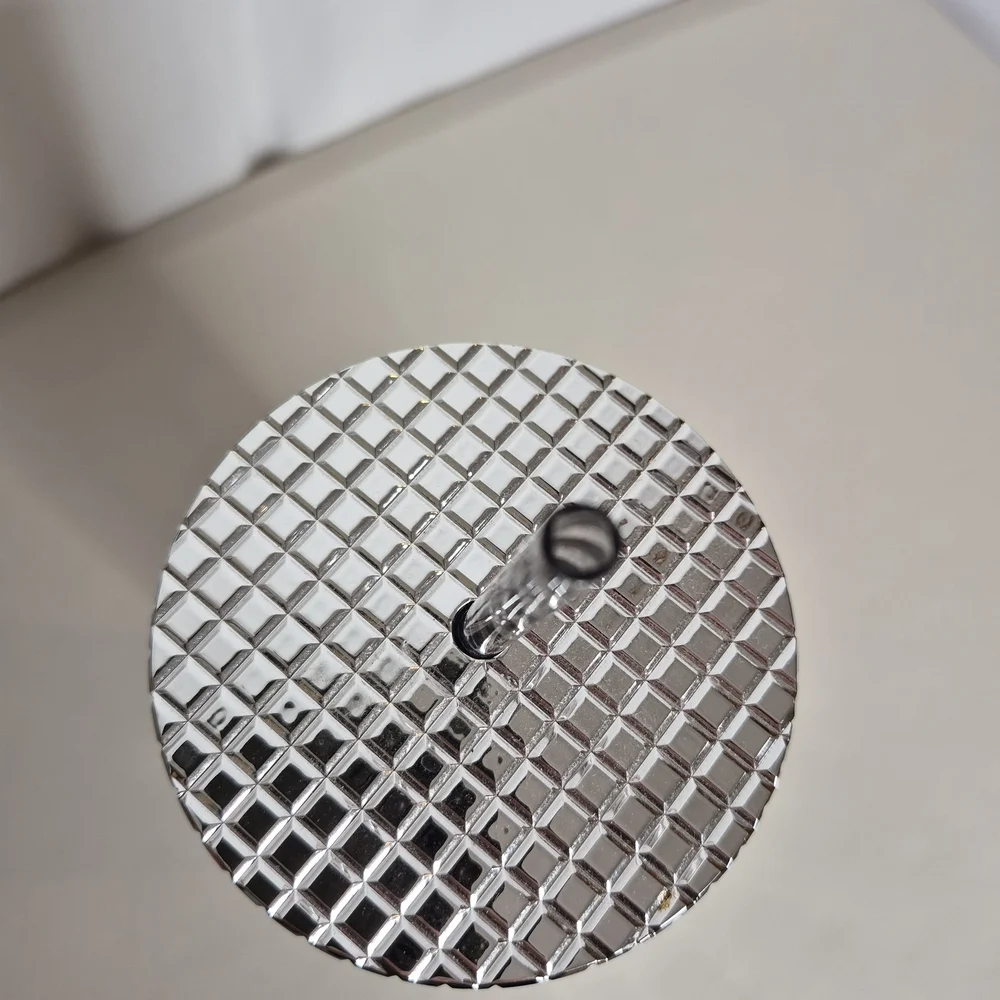 Starbuck 2023 Holiday Metallic Mirror Silver Grid Venti Cold Cup